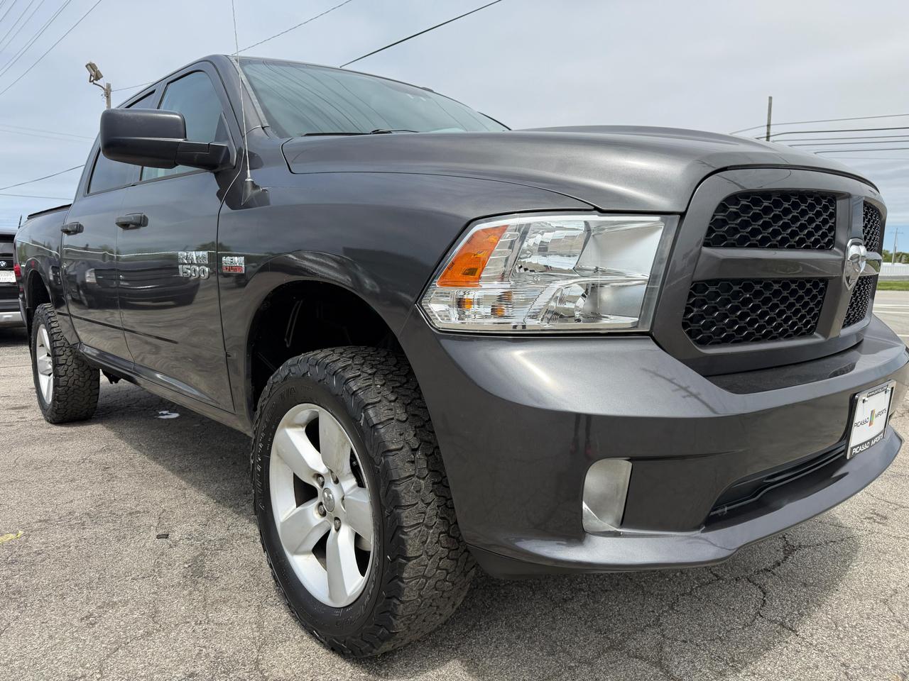RAM 1500 4WD Crew Cab 140.5" Express 2014