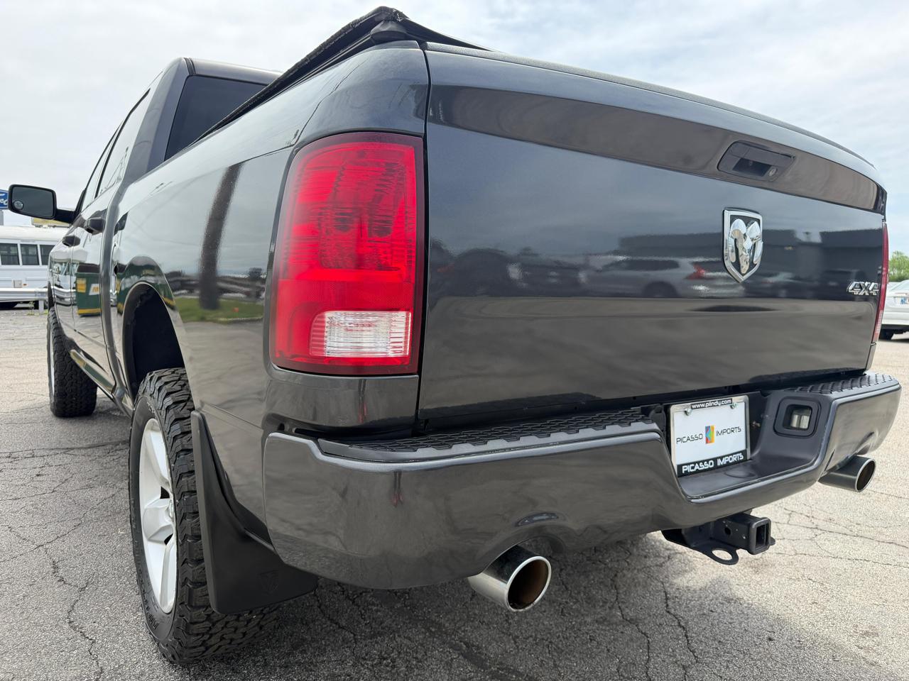 RAM 1500 4WD Crew Cab 140.5" Express 2014