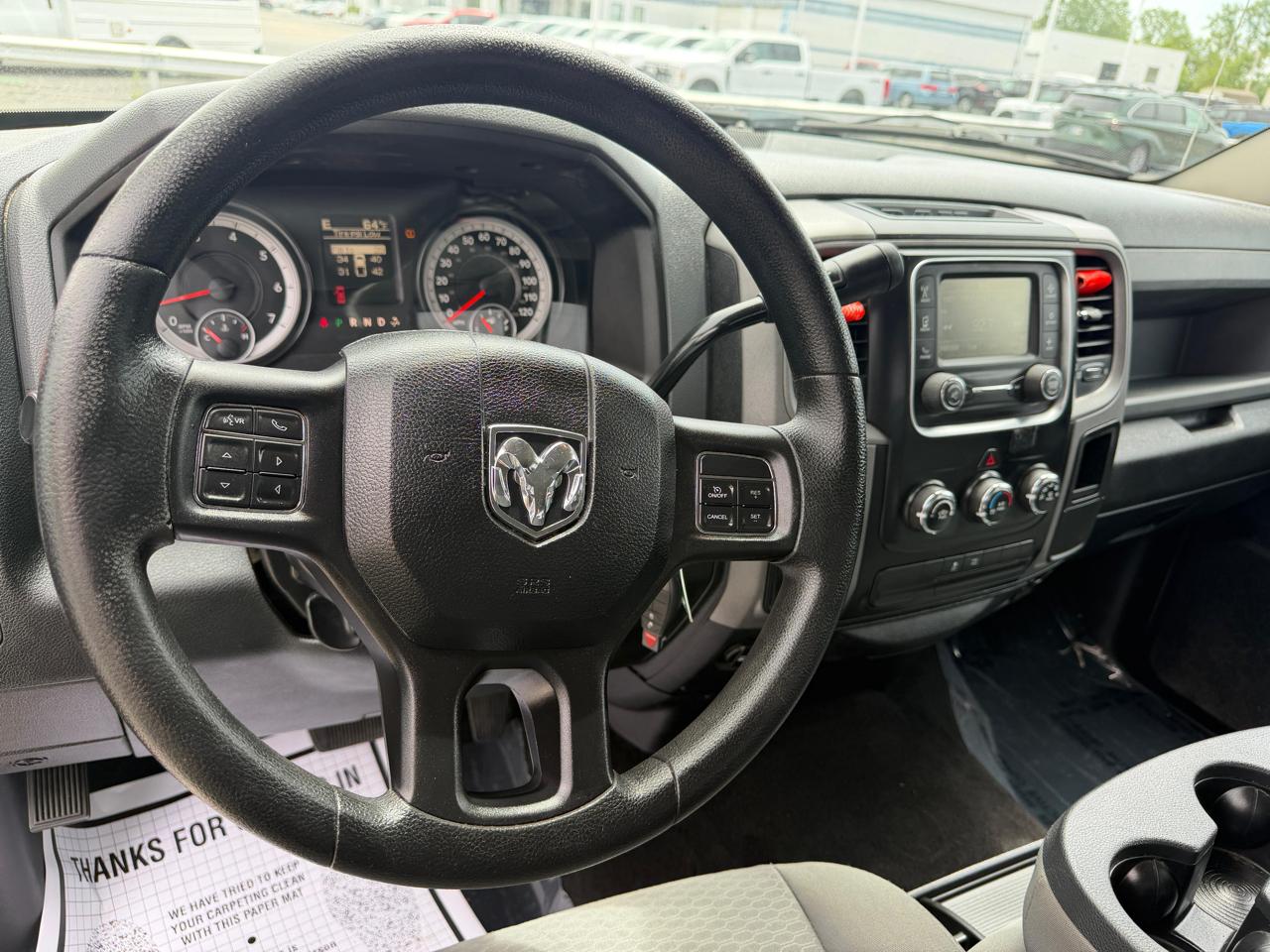 RAM 1500 4WD Crew Cab 140.5" Express 2014