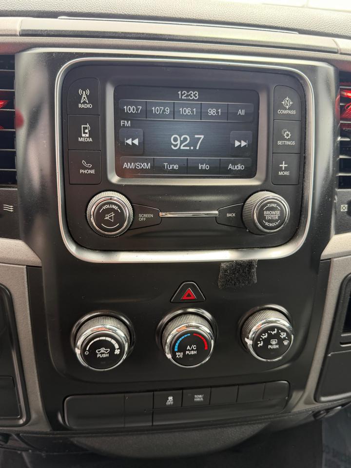 RAM 1500 4WD Crew Cab 140.5" Express 2014