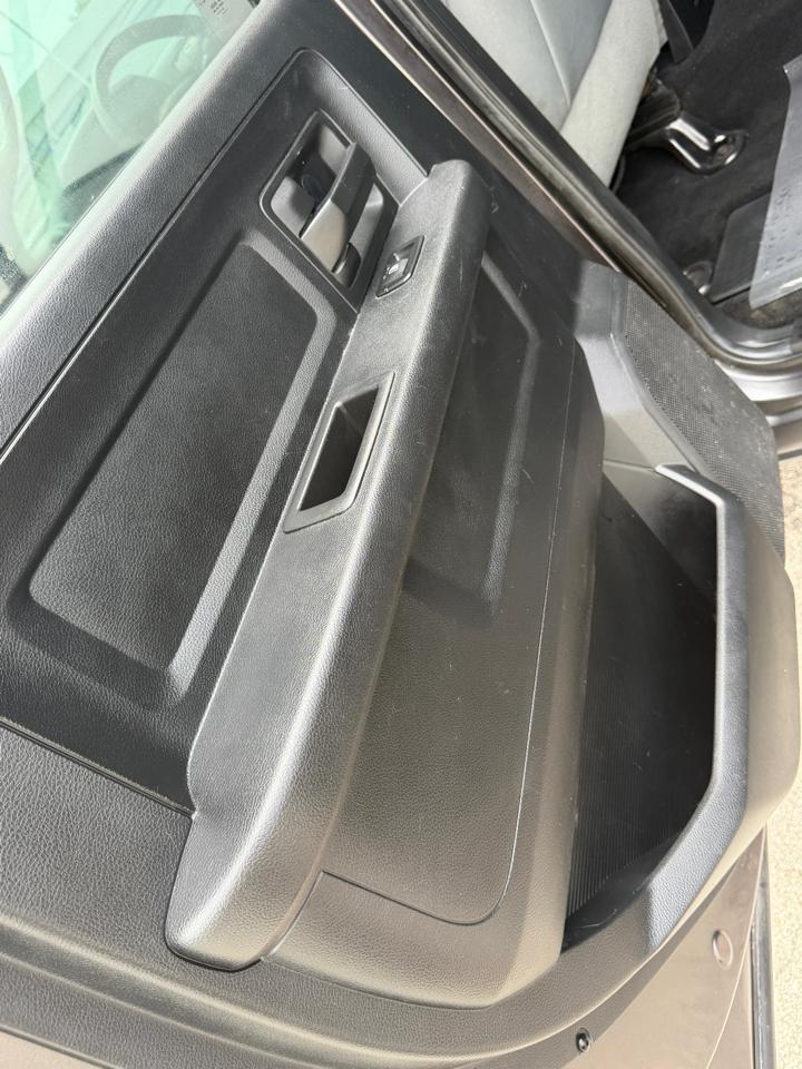 RAM 1500 4WD Crew Cab 140.5" Express 2014