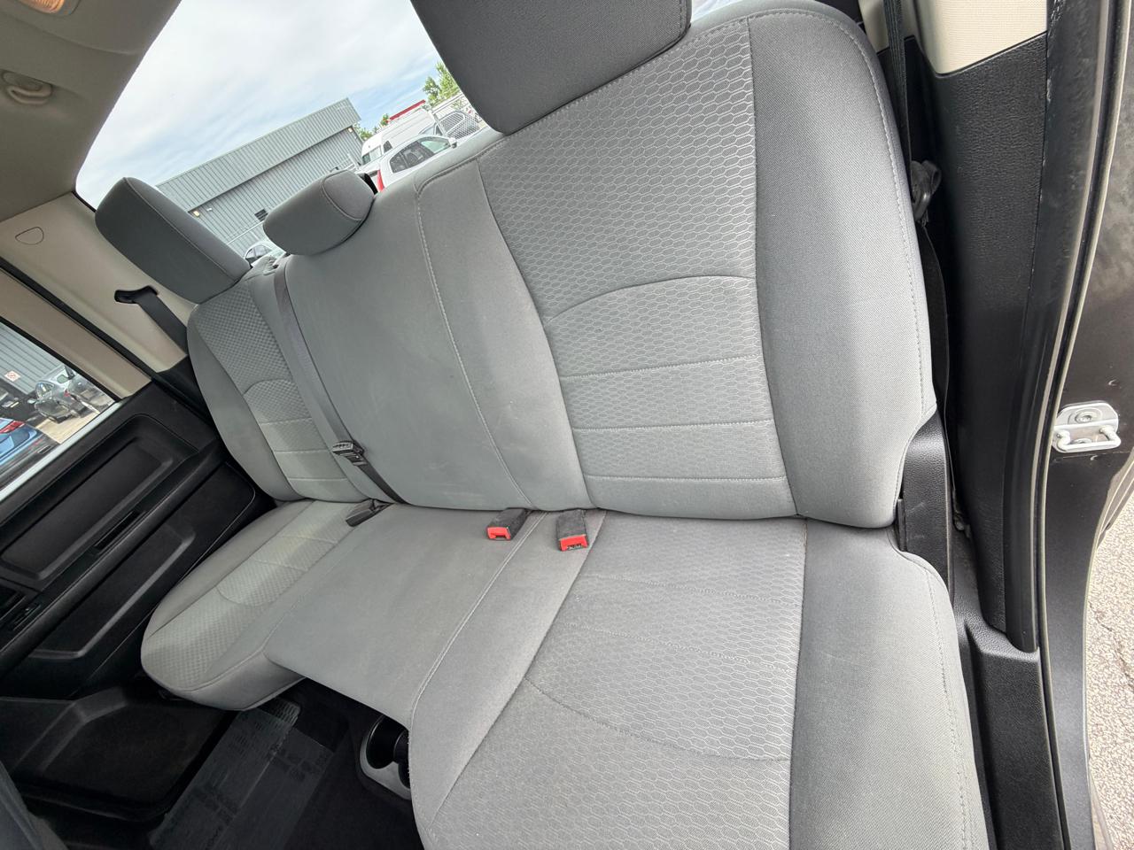 RAM 1500 4WD Crew Cab 140.5" Express 2014