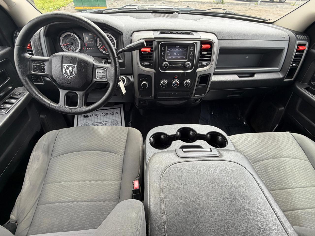 RAM 1500 4WD Crew Cab 140.5" Express 2014