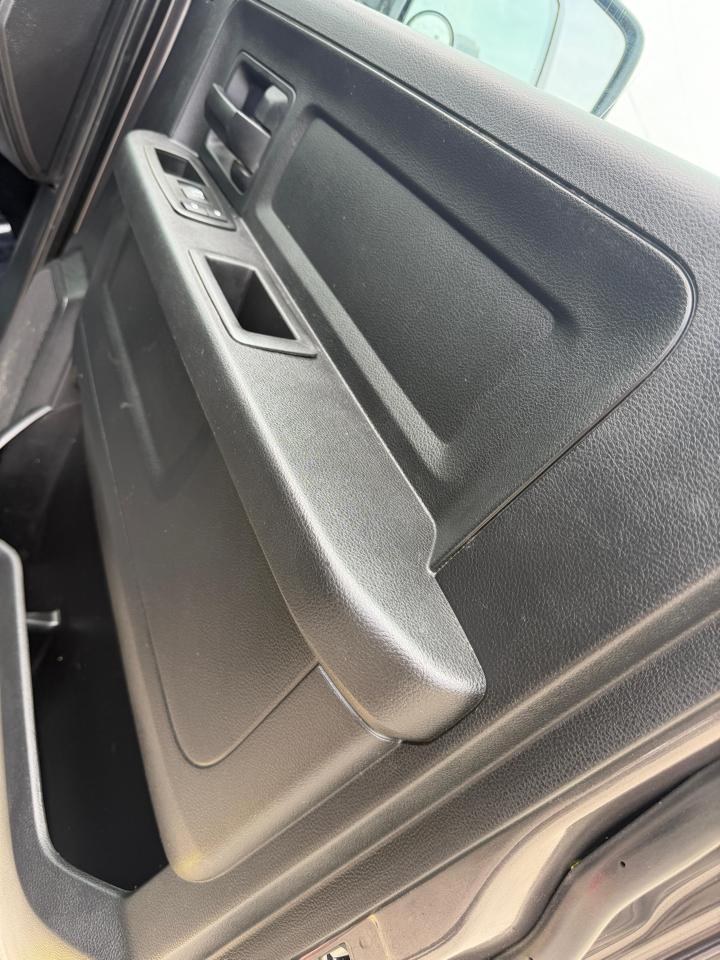 RAM 1500 4WD Crew Cab 140.5" Express 2014