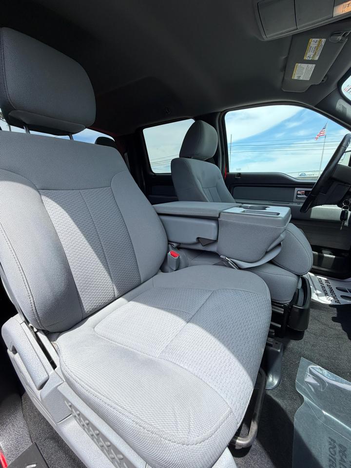 Ford F-150 4WD SuperCrew 139" XLT 2011