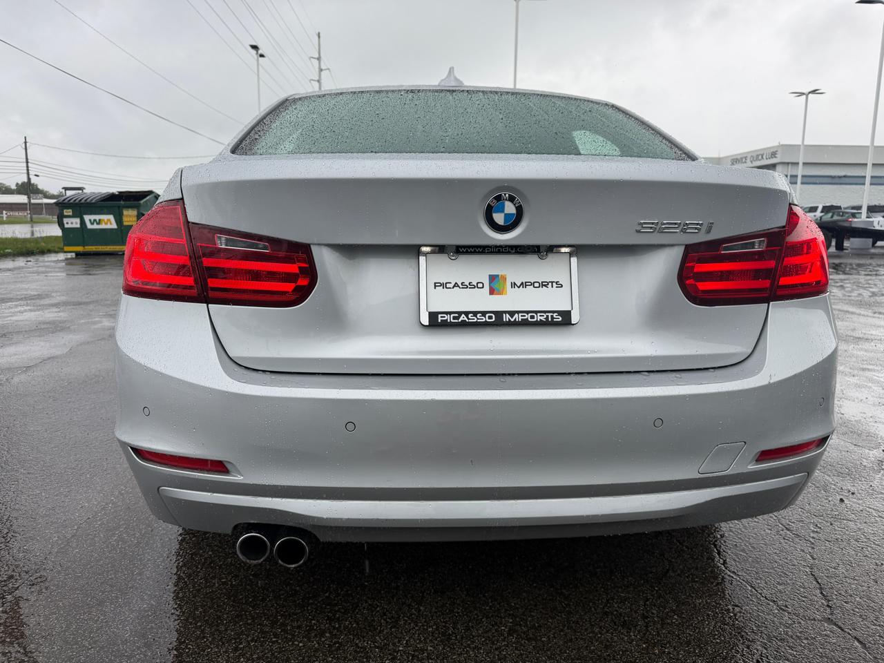 BMW 3 Series 4dr Sdn 328i RWD 2013