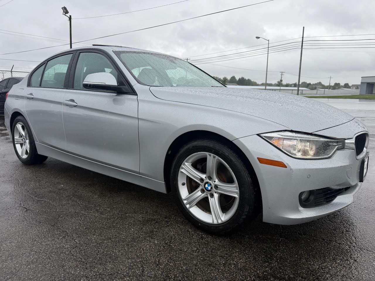 BMW 3 Series 4dr Sdn 328i RWD 2013