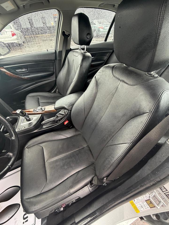 BMW 3 Series 4dr Sdn 328i RWD 2013