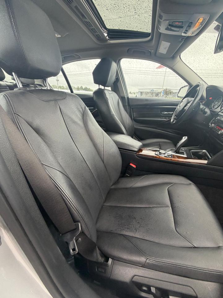 BMW 3 Series 4dr Sdn 328i RWD 2013