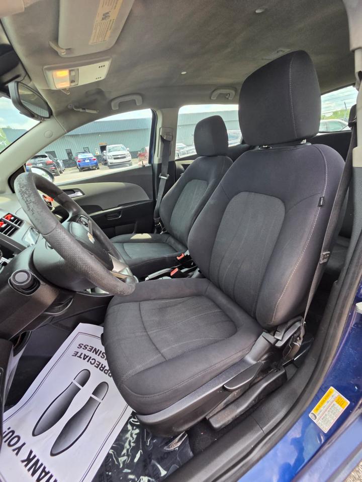 Chevrolet Sonic 5dr HB LT 2LT 2012