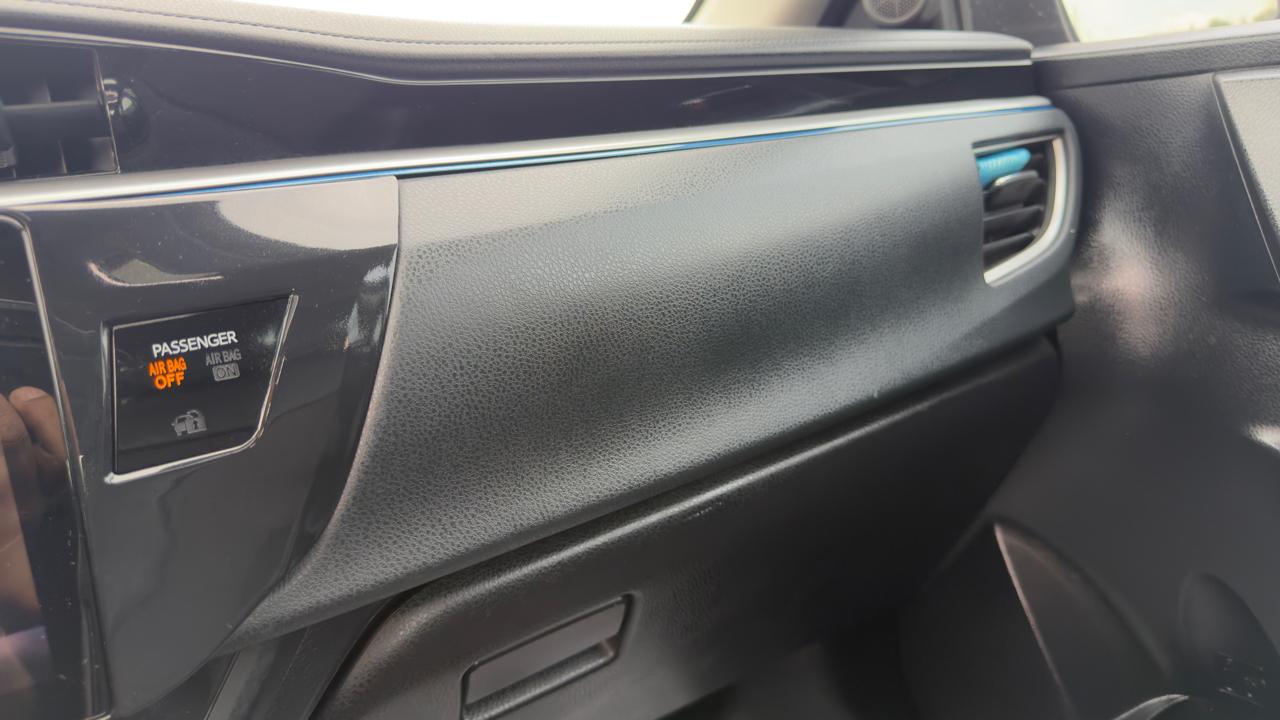 Toyota Corolla 4dr Sdn CVT LE Premium (Natl) 2014