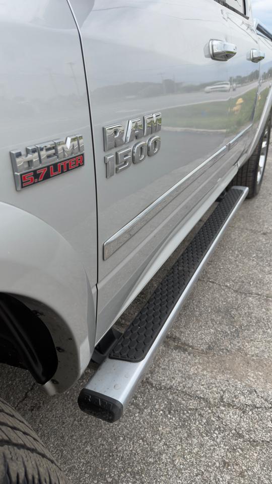 RAM 1500 4WD Quad Cab 140.5" Laramie 2013