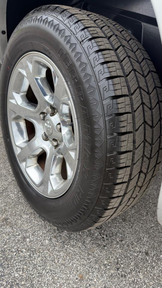 RAM 1500 4WD Quad Cab 140.5" Laramie 2013
