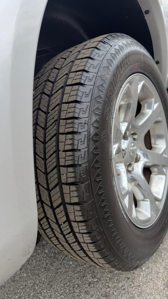 RAM 1500 4WD Quad Cab 140.5" Laramie 2013