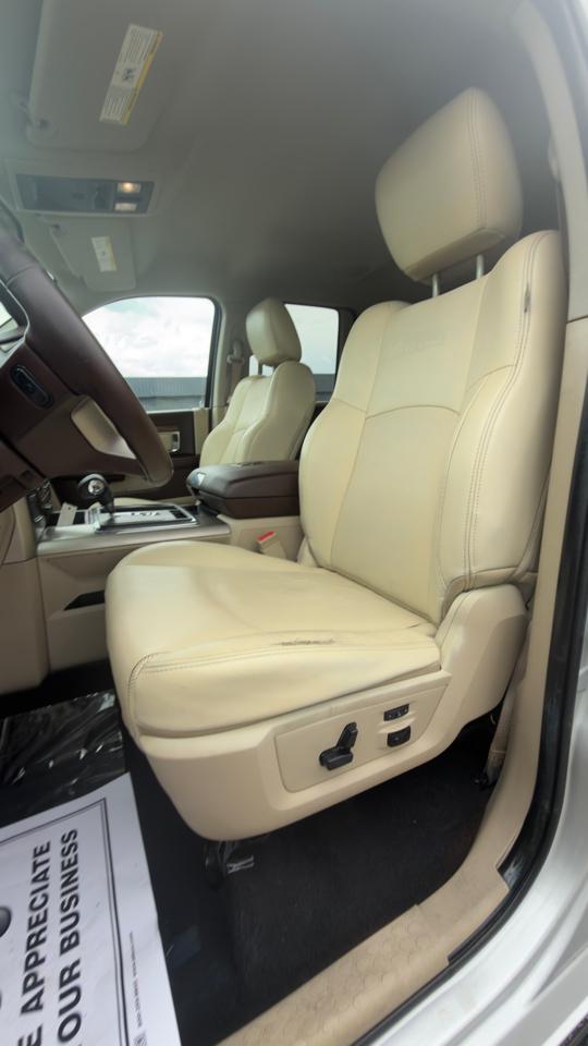RAM 1500 4WD Quad Cab 140.5" Laramie 2013