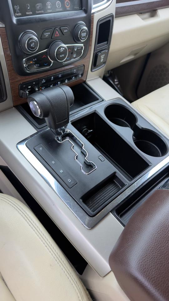RAM 1500 4WD Quad Cab 140.5" Laramie 2013