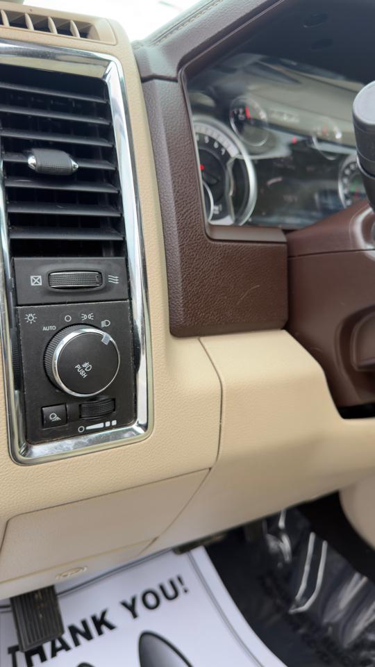 RAM 1500 4WD Quad Cab 140.5" Laramie 2013
