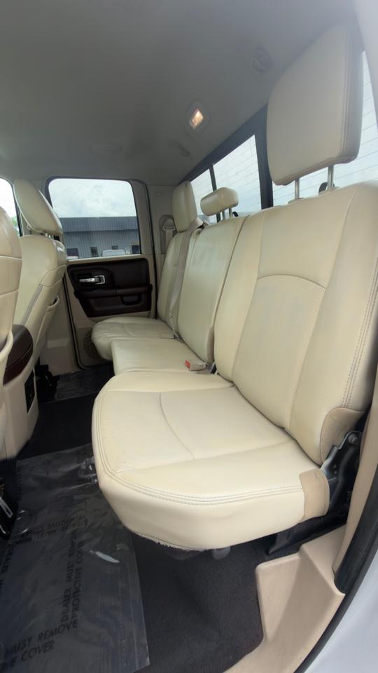 RAM 1500 4WD Quad Cab 140.5" Laramie 2013