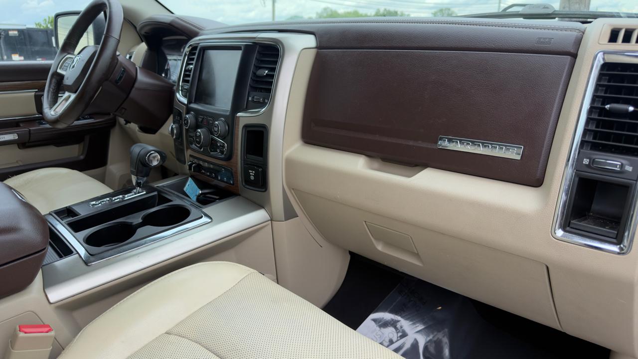 RAM 1500 4WD Quad Cab 140.5" Laramie 2013