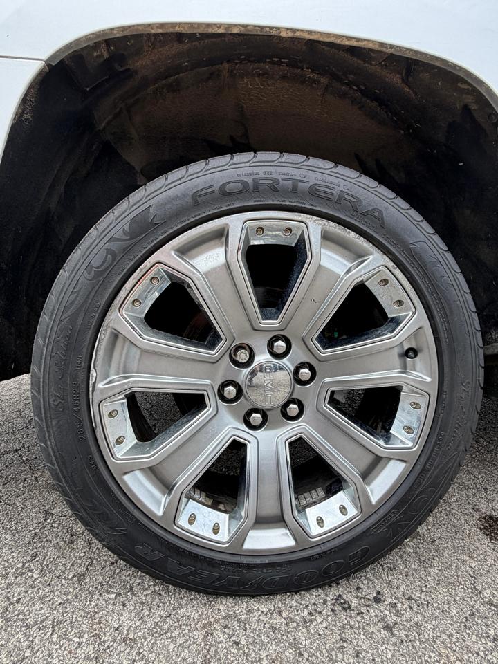 GMC Yukon XL 4WD 4dr Denali 2015