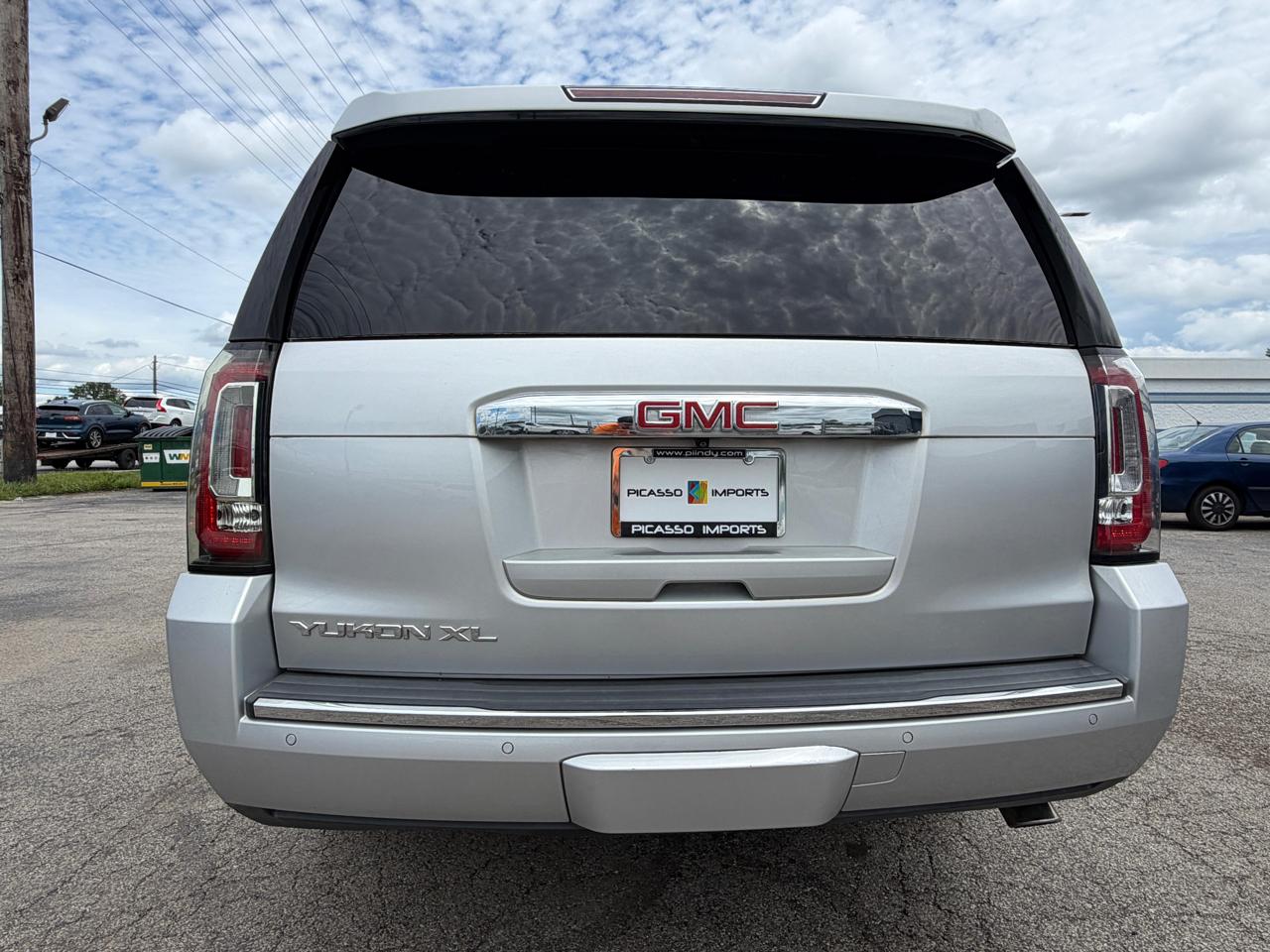 GMC Yukon XL 4WD 4dr Denali 2015