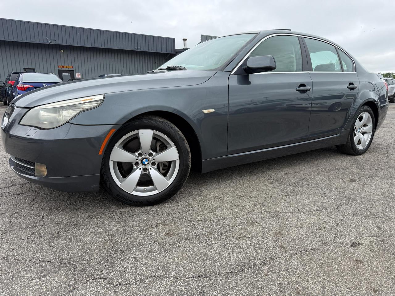 BMW 5 Series 4dr Sdn 528i RWD 2008