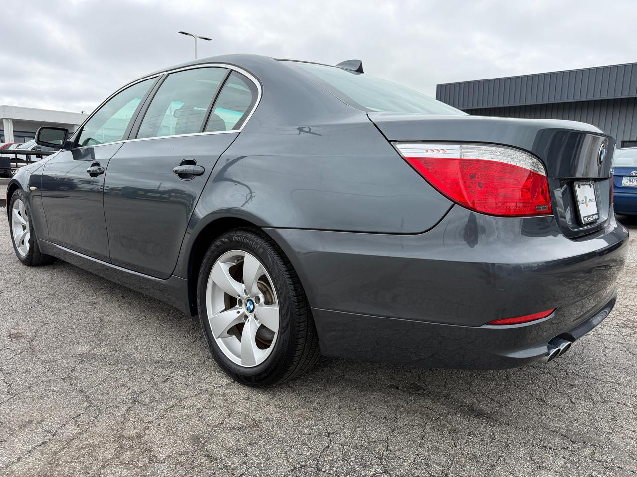 BMW 5 Series 4dr Sdn 528i RWD 2008