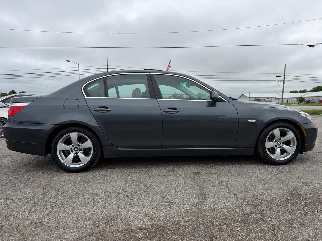 BMW 5 Series 4dr Sdn 528i RWD 2008