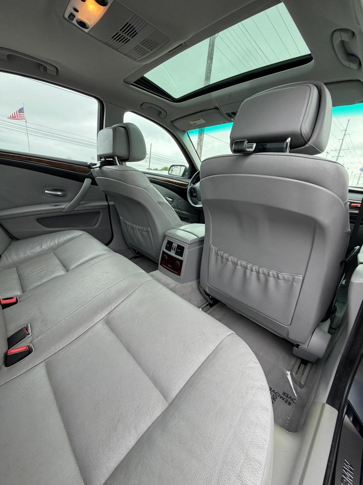 BMW 5 Series 4dr Sdn 528i RWD 2008
