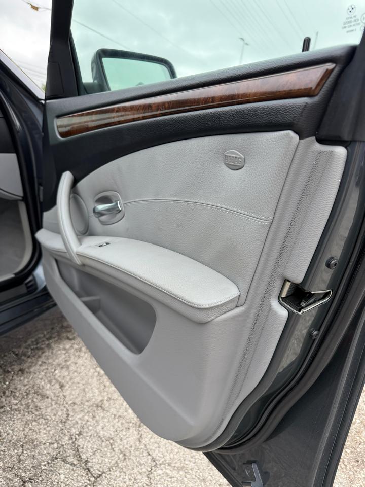BMW 5 Series 4dr Sdn 528i RWD 2008