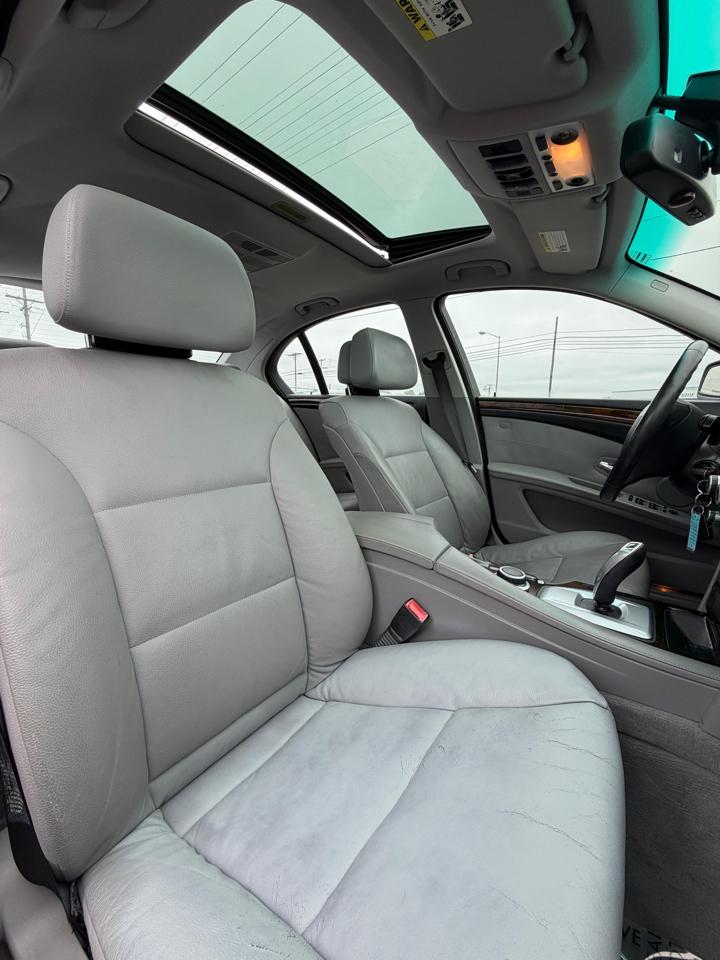 BMW 5 Series 4dr Sdn 528i RWD 2008