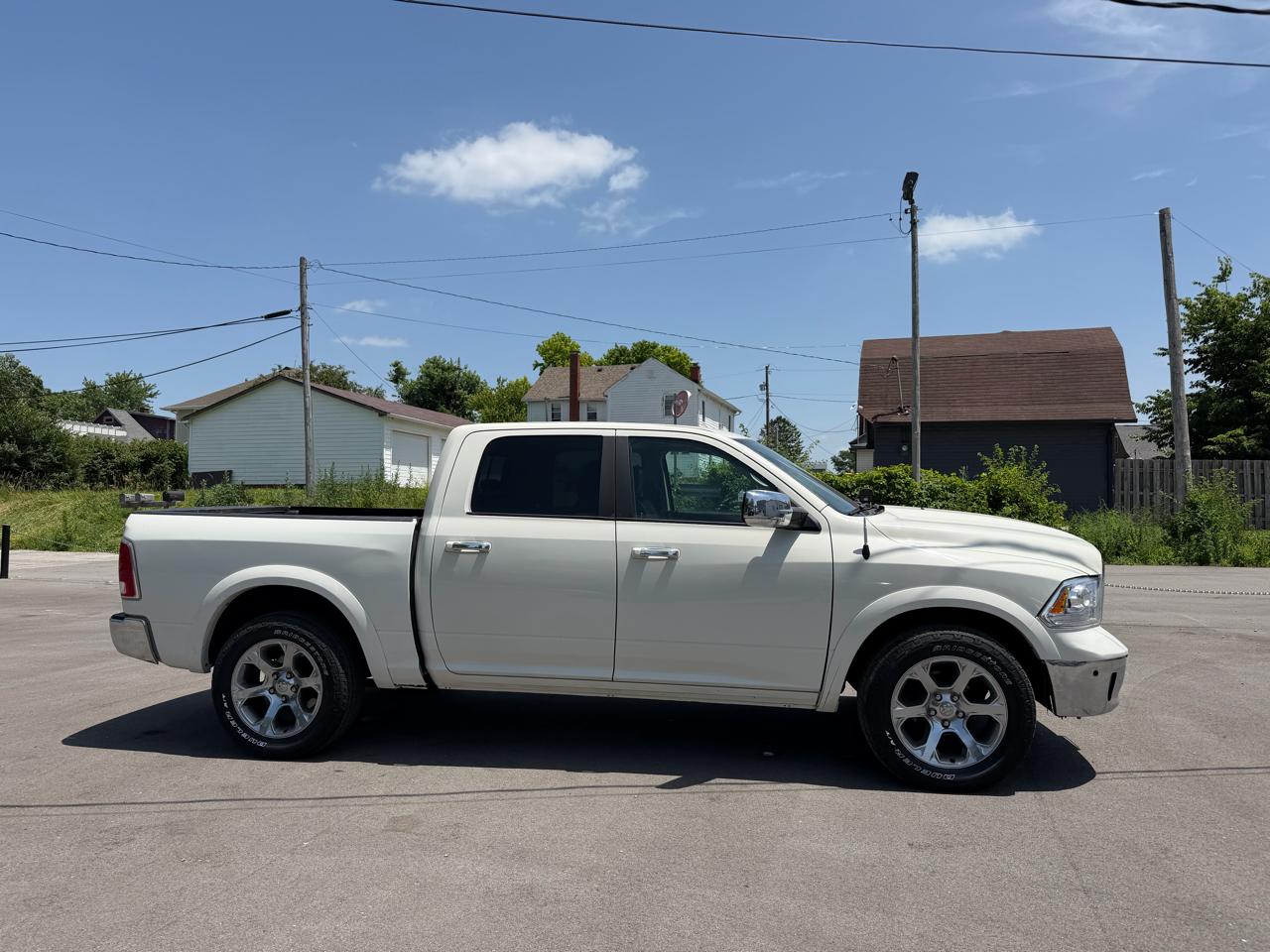 RAM 1500 Laramie 4x4 Crew Cab 5'7" Box 2017