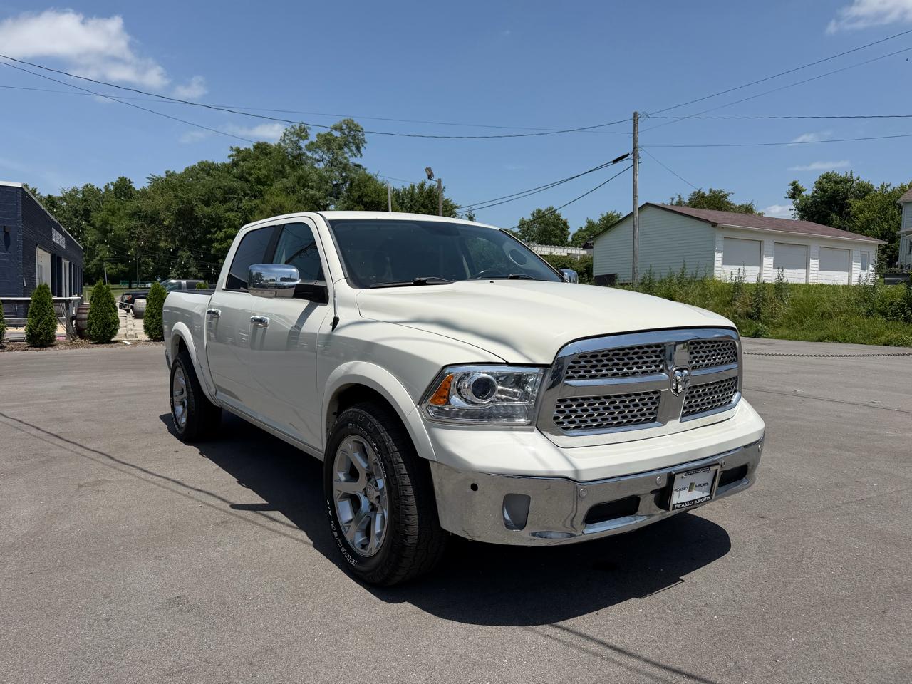RAM 1500 Laramie 4x4 Crew Cab 5'7" Box 2017