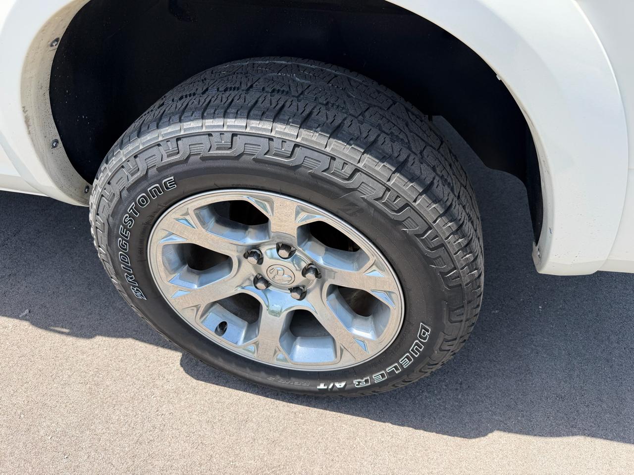 RAM 1500 Laramie 4x4 Crew Cab 5'7" Box 2017
