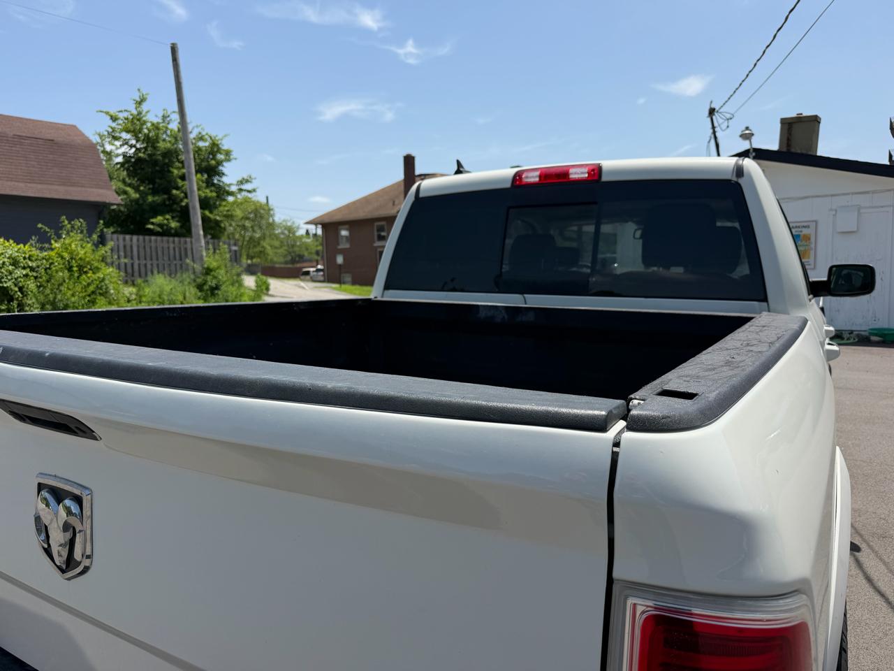 RAM 1500 Laramie 4x4 Crew Cab 5'7" Box 2017