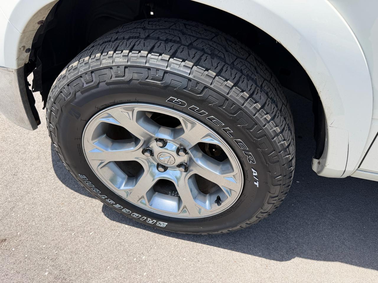 RAM 1500 Laramie 4x4 Crew Cab 5'7" Box 2017