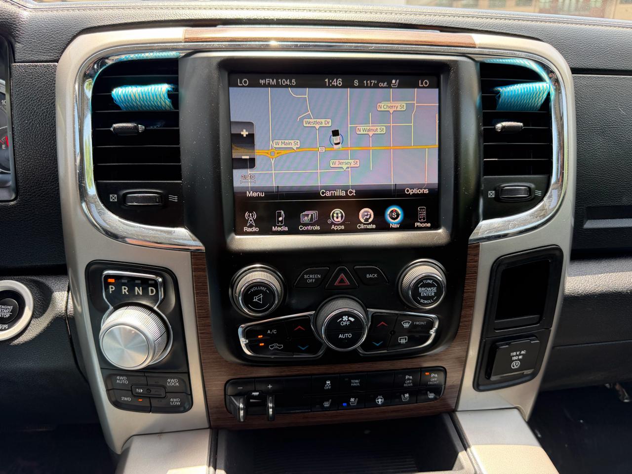 RAM 1500 Laramie 4x4 Crew Cab 5'7" Box 2017