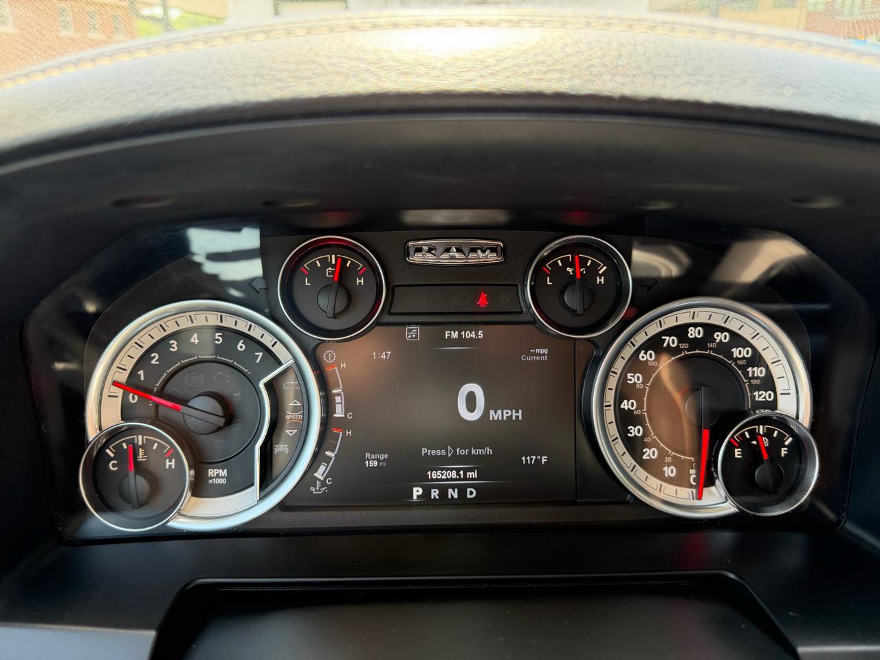 RAM 1500 Laramie 4x4 Crew Cab 5'7" Box 2017