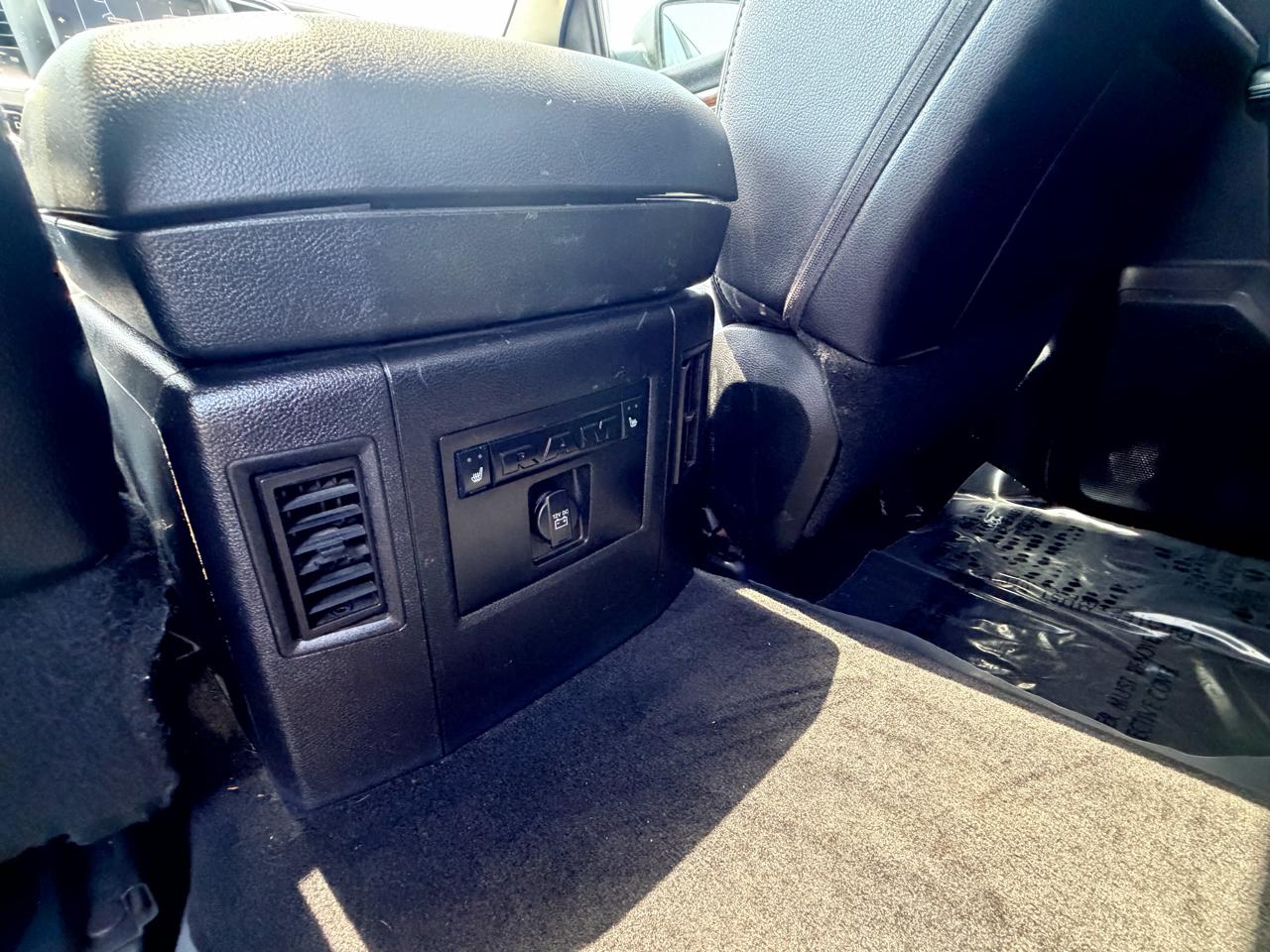 RAM 1500 Laramie 4x4 Crew Cab 5'7" Box 2017