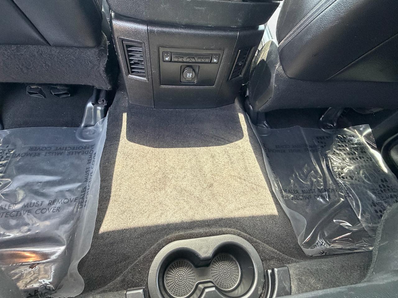 RAM 1500 Laramie 4x4 Crew Cab 5'7" Box 2017