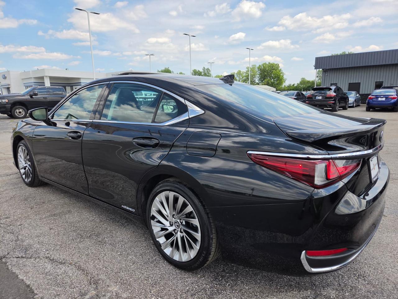 Lexus ES ES 300h Luxury FWD 2021