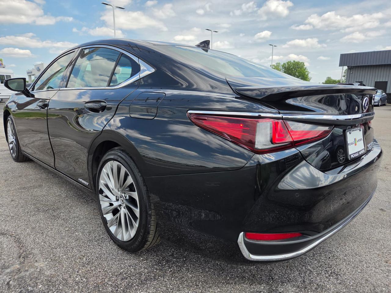 Lexus ES ES 300h Luxury FWD 2021