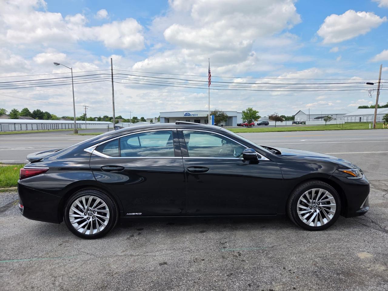 Lexus ES ES 300h Luxury FWD 2021