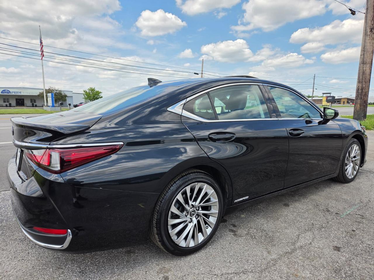 Lexus ES ES 300h Luxury FWD 2021