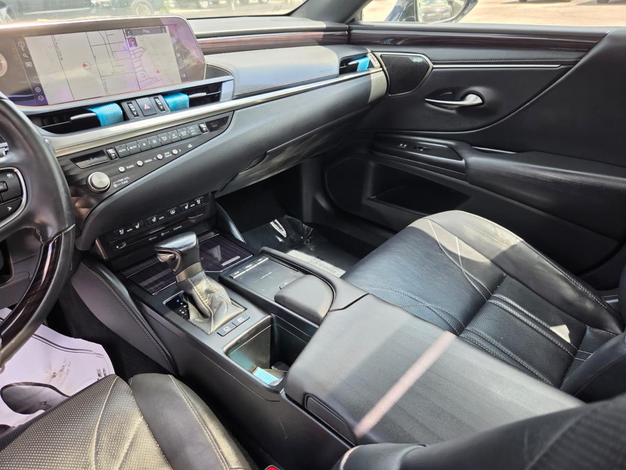 Lexus ES ES 300h Luxury FWD 2021
