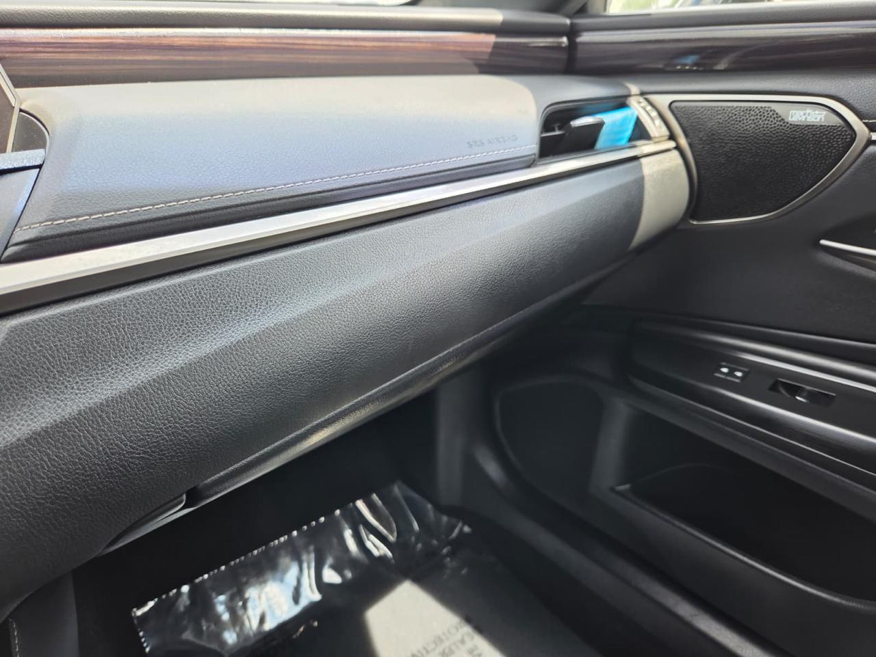 Lexus ES ES 300h Luxury FWD 2021