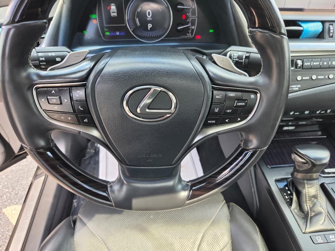 Lexus ES ES 300h Luxury FWD 2021
