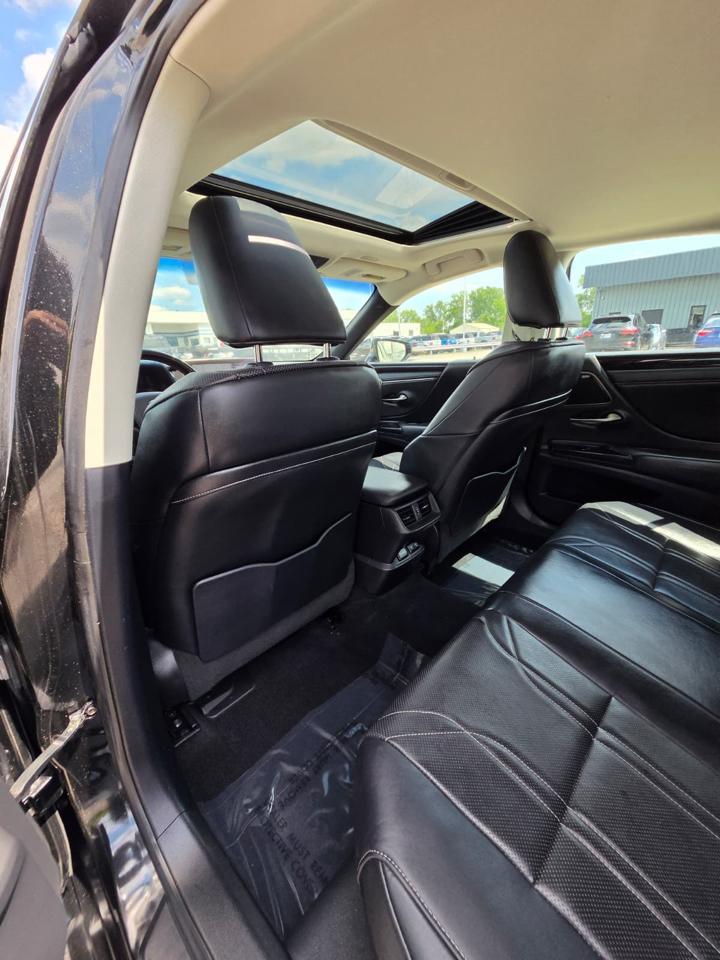 Lexus ES ES 300h Luxury FWD 2021