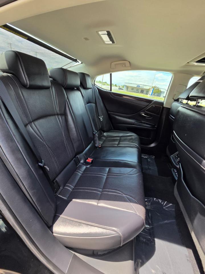 Lexus ES ES 300h Luxury FWD 2021