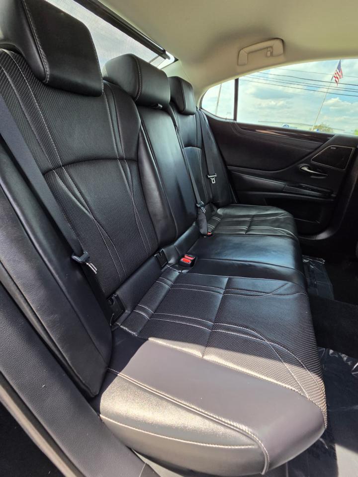 Lexus ES ES 300h Luxury FWD 2021